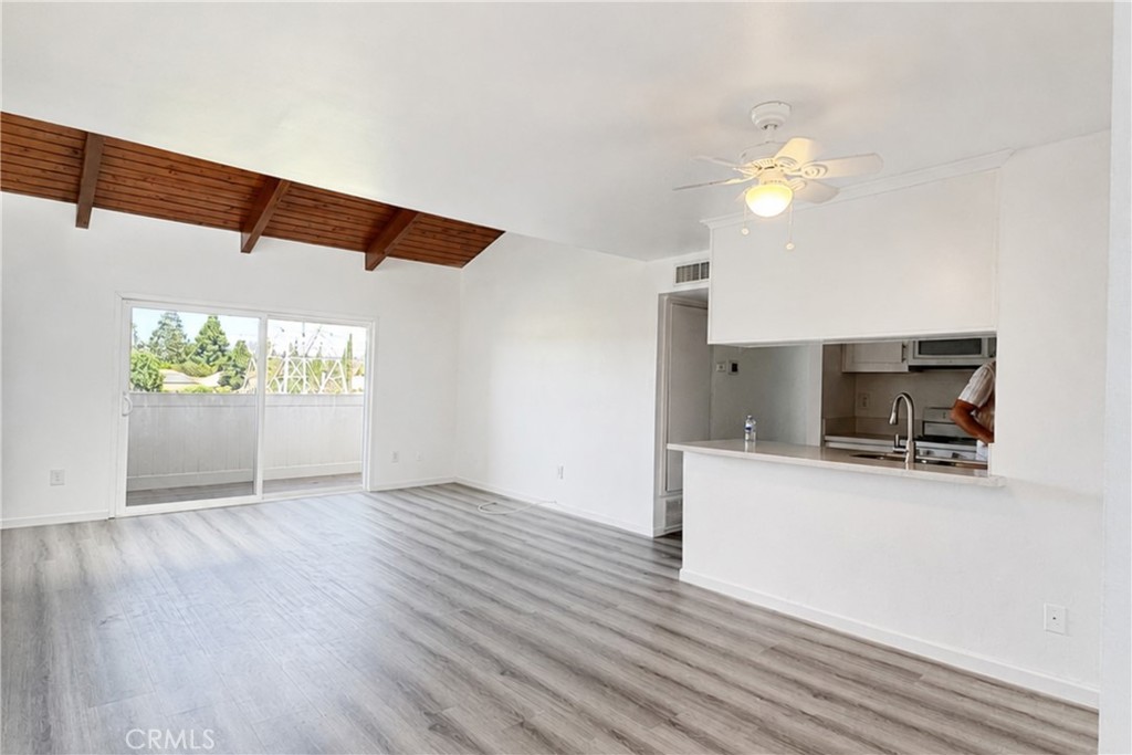 10331 Lindley 229