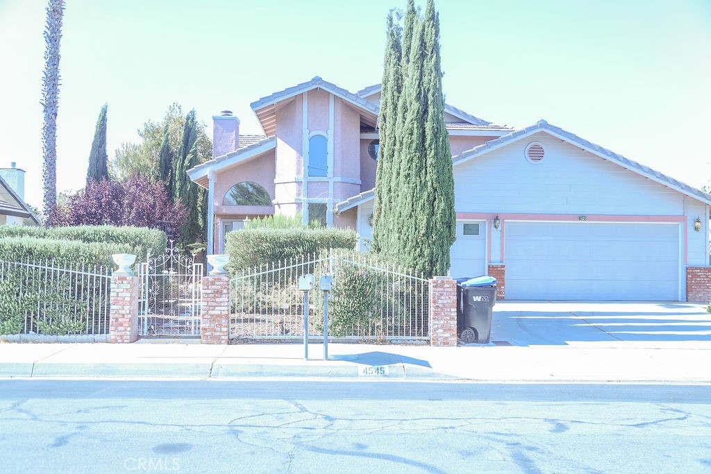 4545 W Avenue L10
