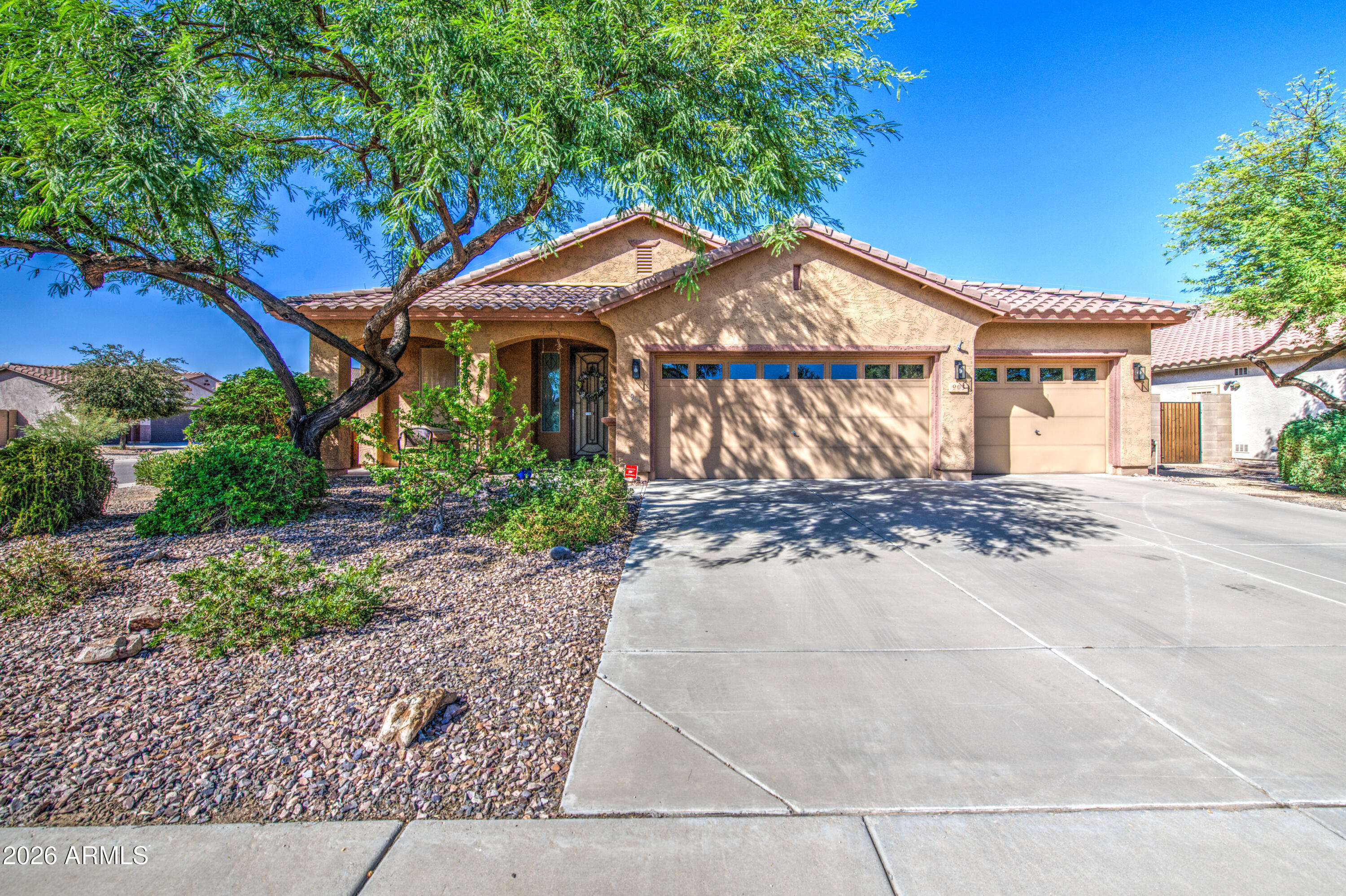 903 W Jersey Way, San Tan Valley, AZ 85143