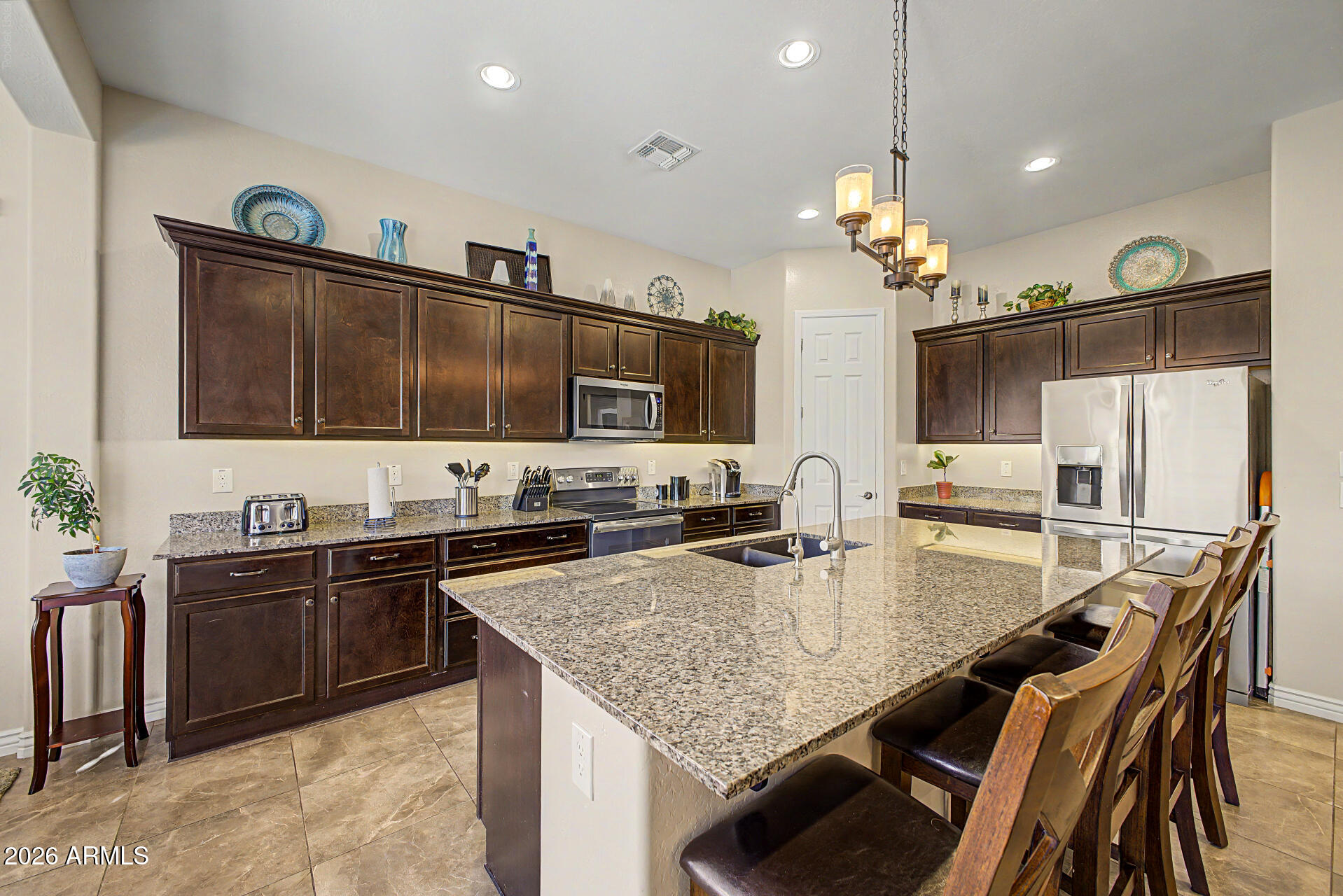 2690 E HAZELTINE Way, Gilbert, AZ 85298
