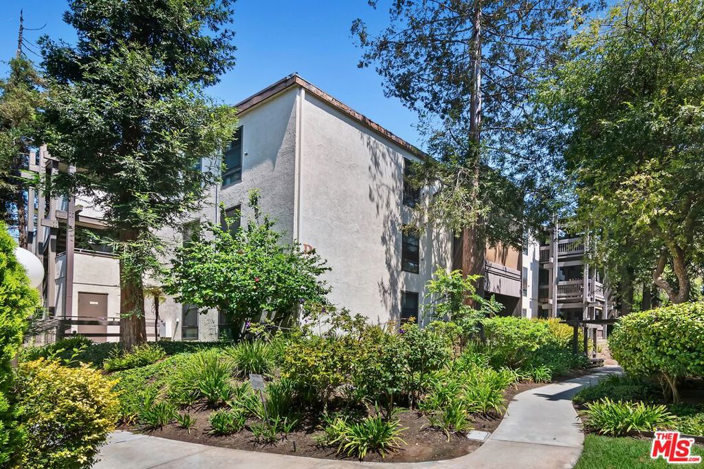7742 Redlands Street D1046