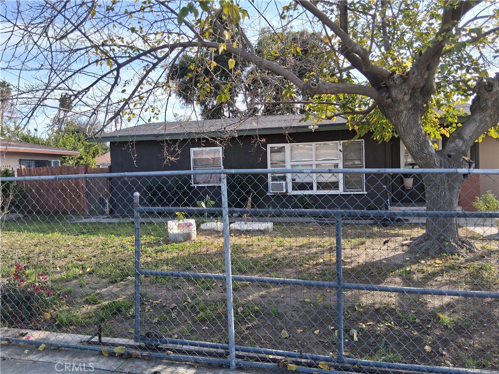 1185 W Devonshire