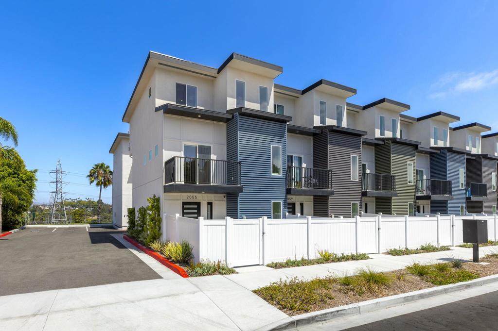 2055 S El Camino Real