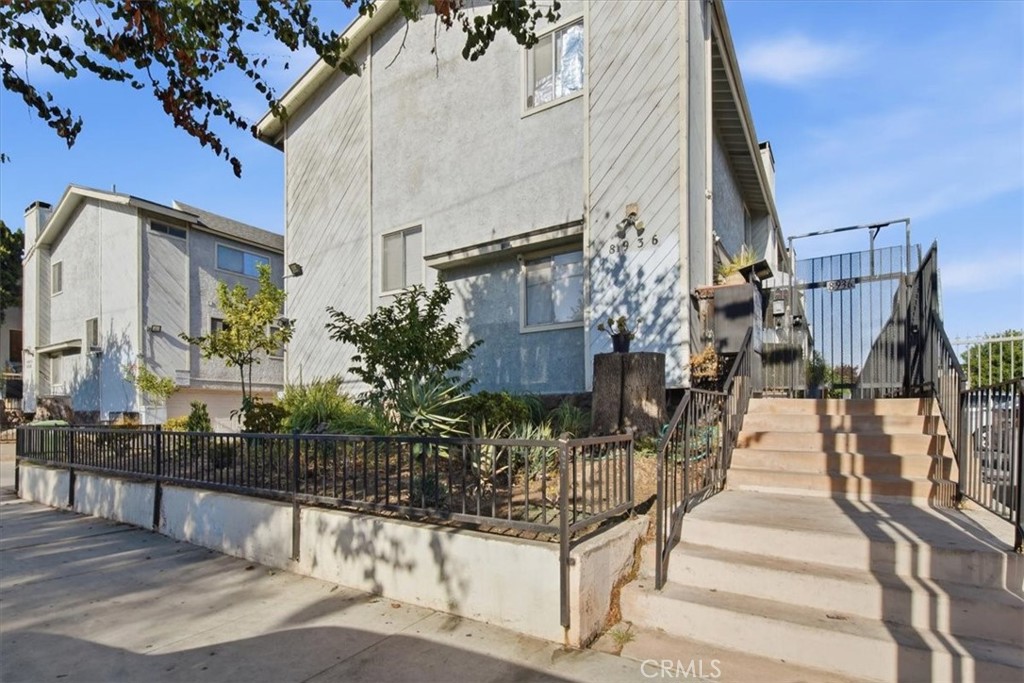 8936 Willis Ave 11