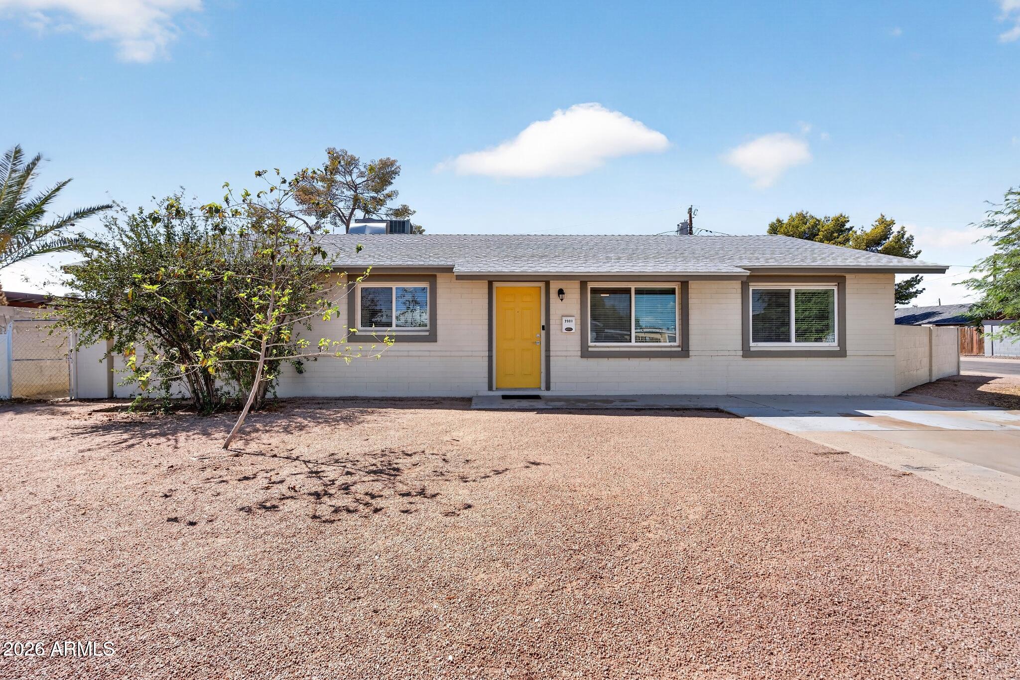 2501 E KAREN Drive, Phoenix, AZ 85032