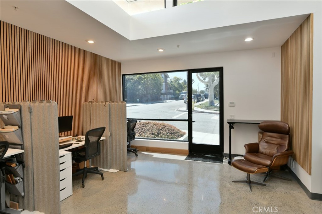 627 Aviation Way