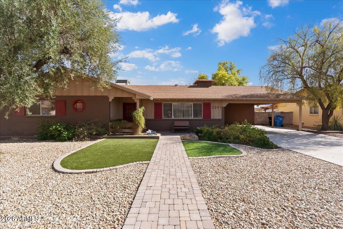 2301 W SAINT JOHN Road, Phoenix, AZ 85023
