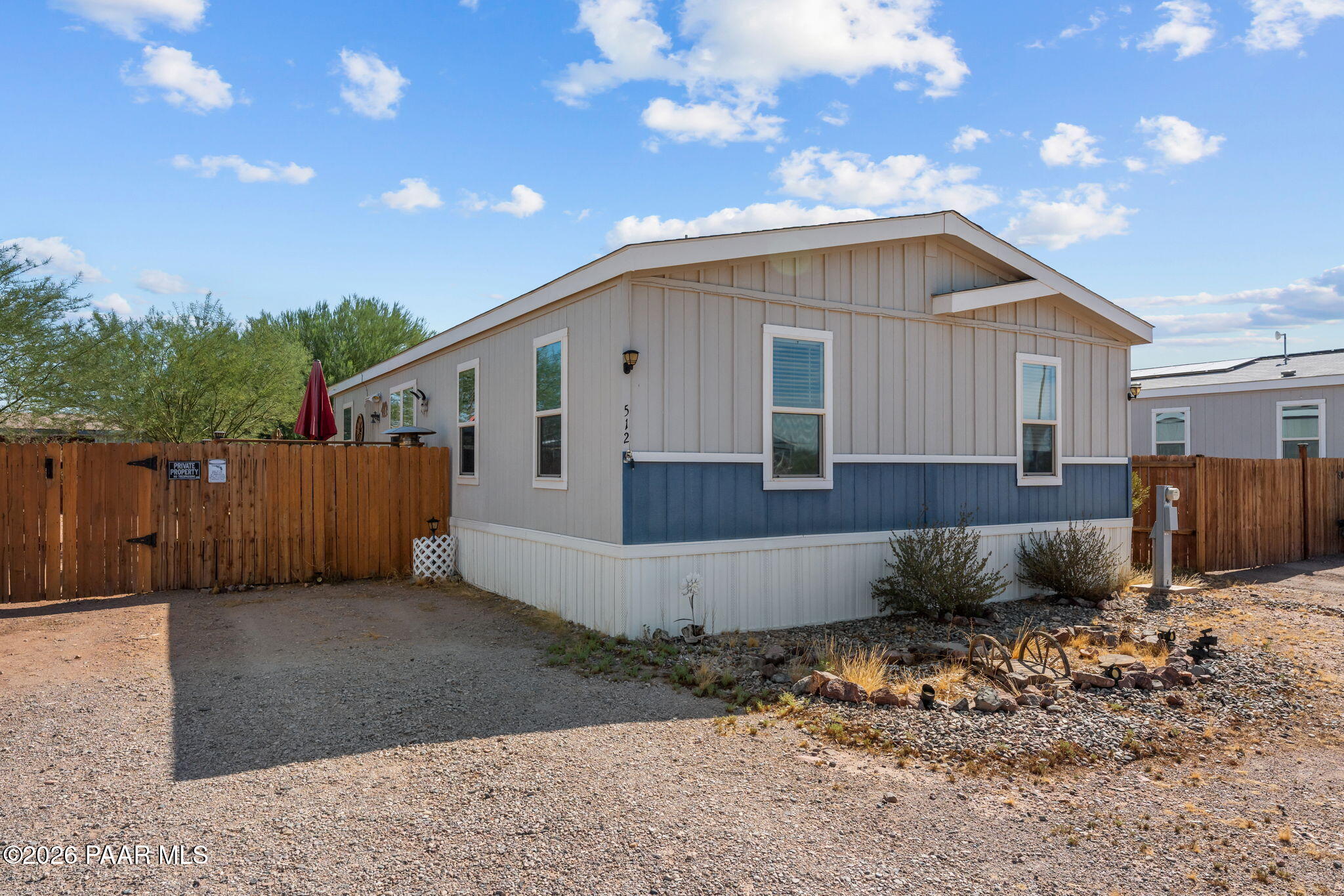 512 W Claessens Drive, Morristown, AZ 85342