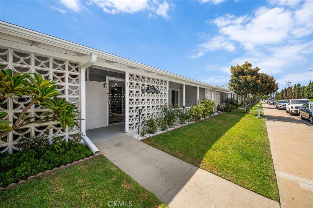 13840 Canoe Brook Drive 6D