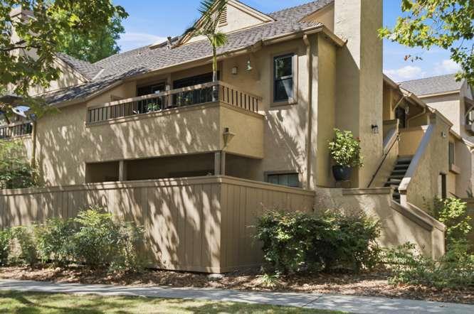 2049 Foxhall Loop