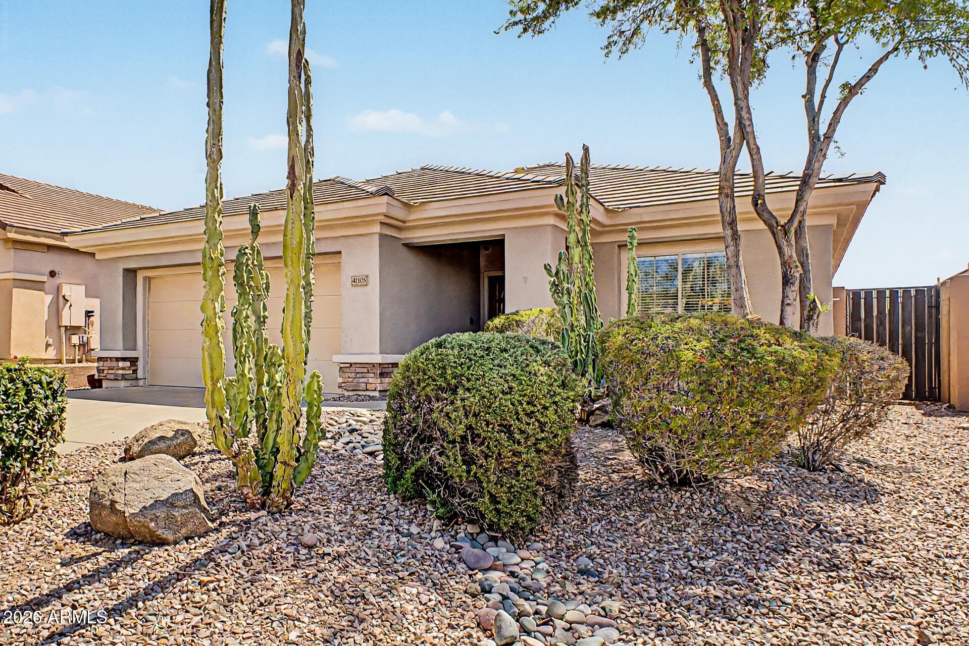 41105 N PRESTANCIA Drive, Phoenix, AZ 85086