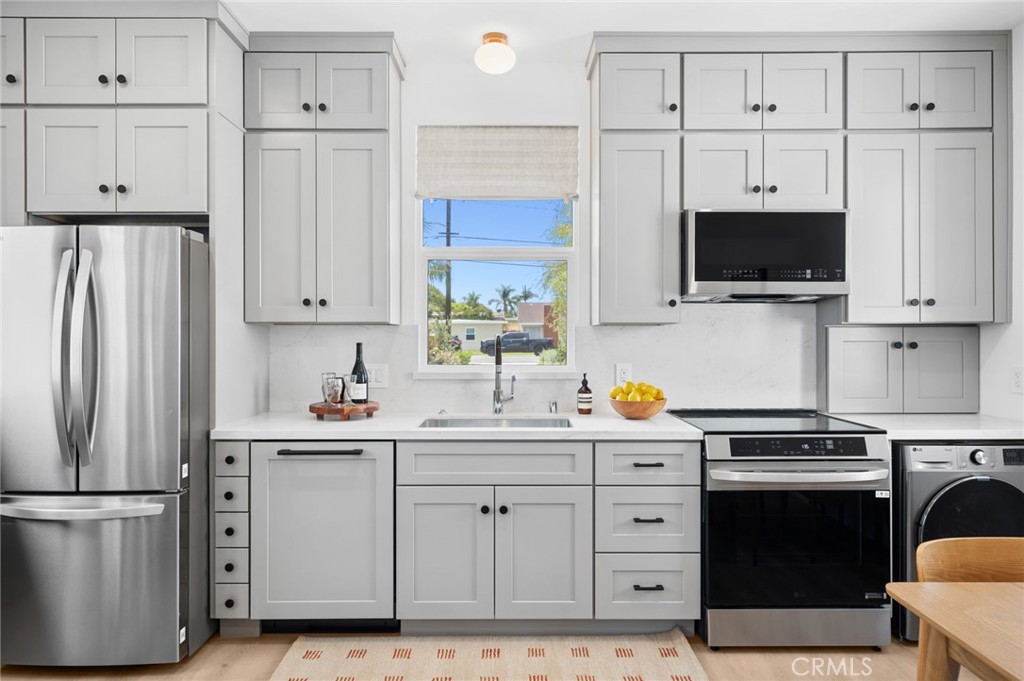 314 E 16th D