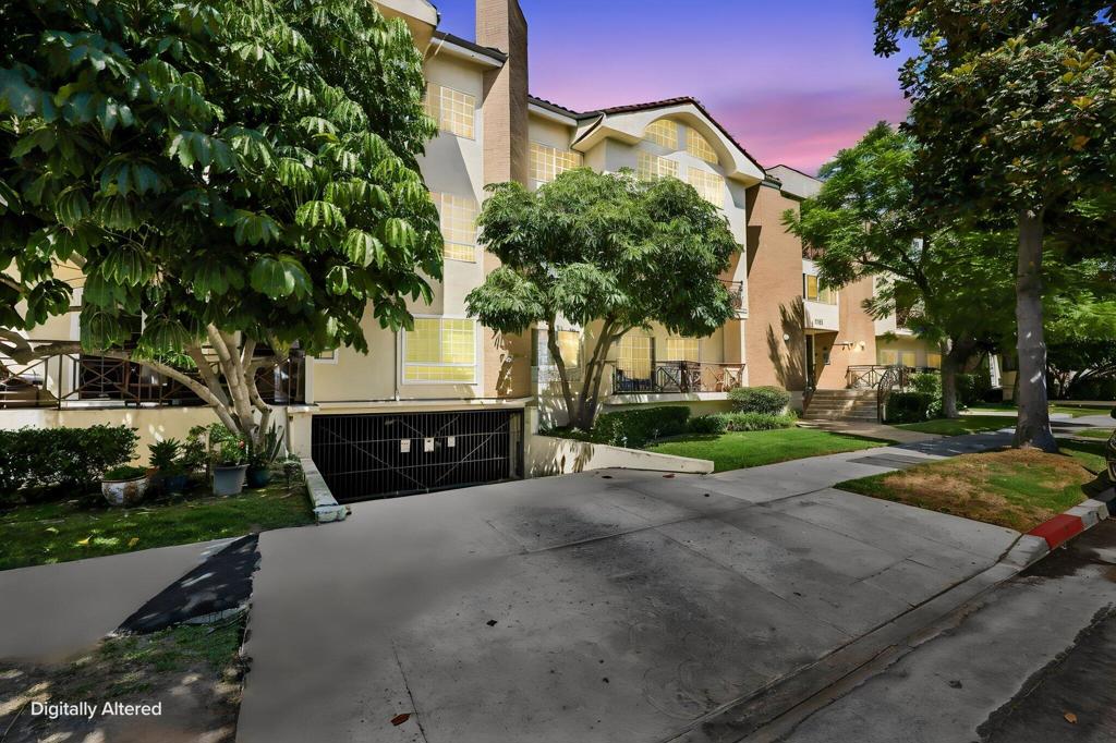 1131 Campbell 212