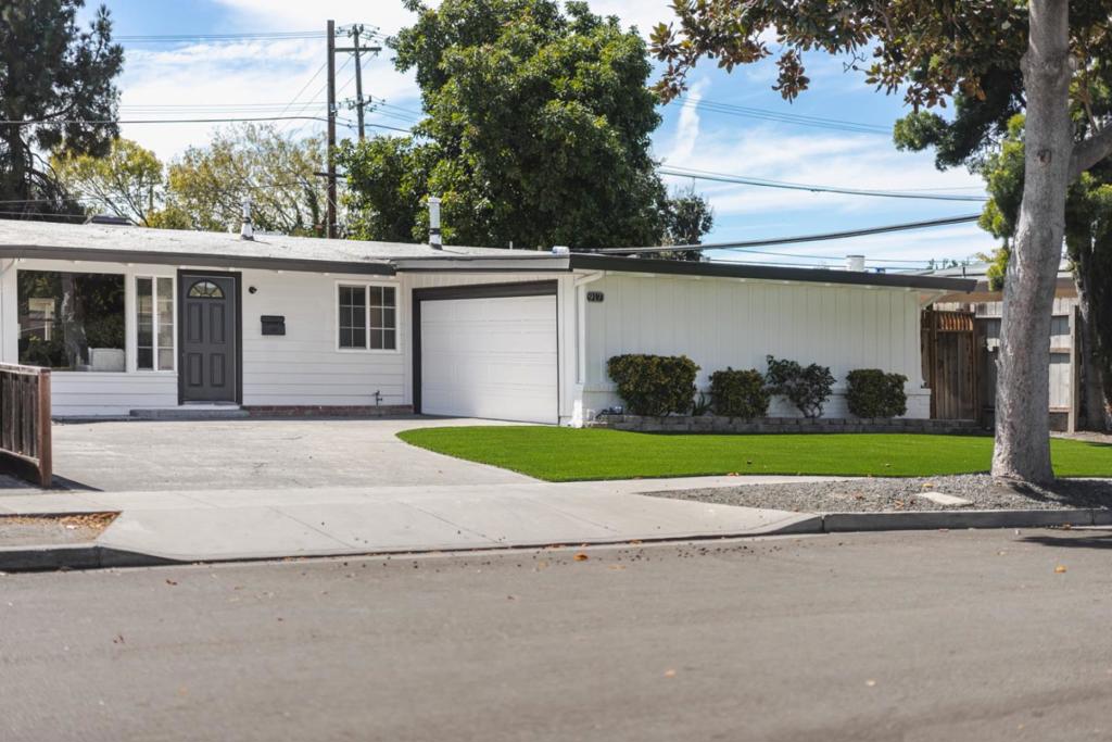 917 Blazingwood Drive