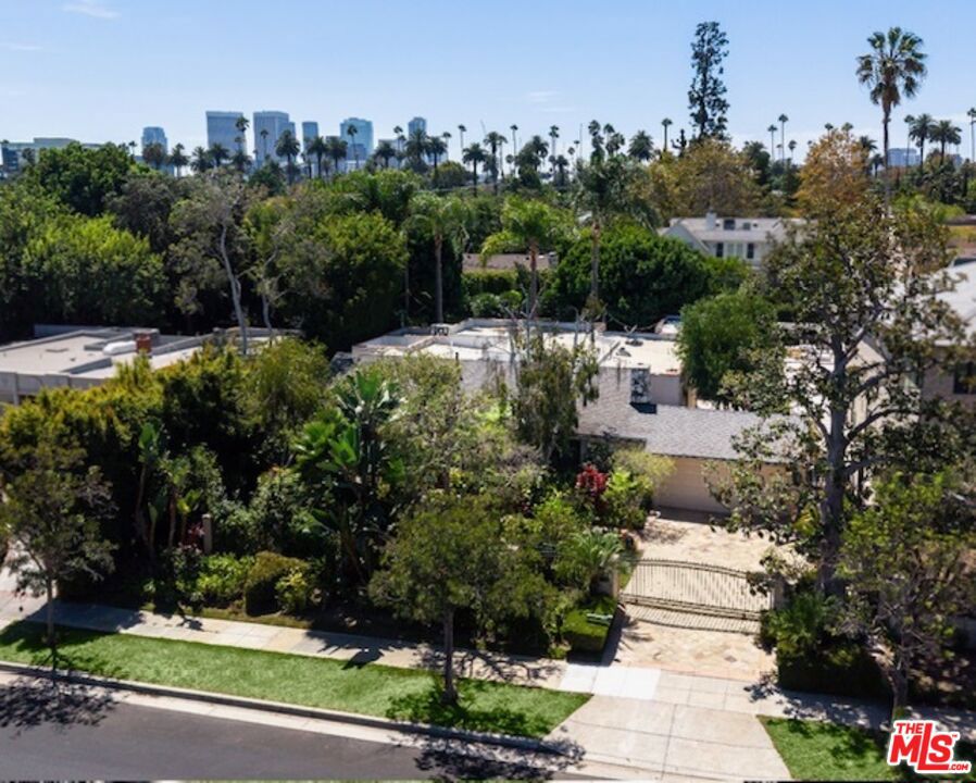 521 N Rexford Drive