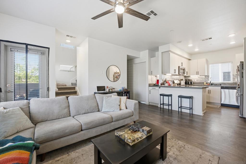 4464 Ocean View Boulevard 1