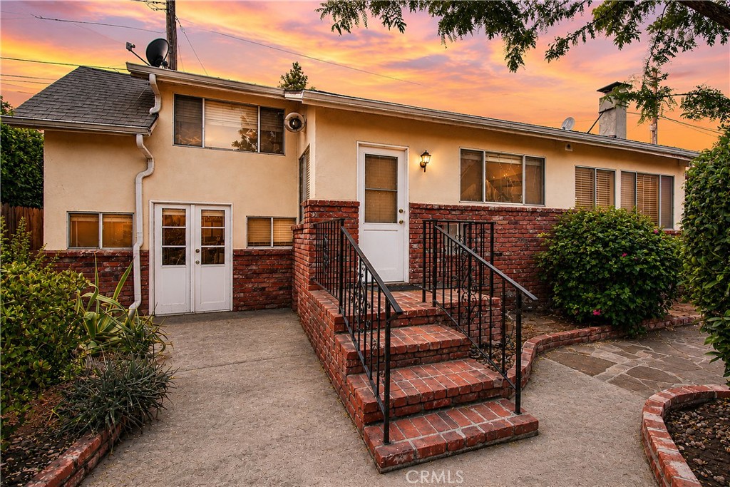 237 N Catalina Street