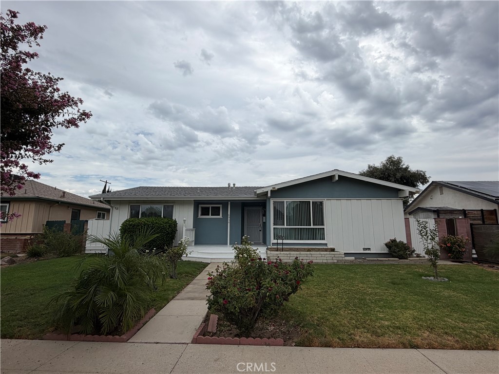 6934 Woodlake