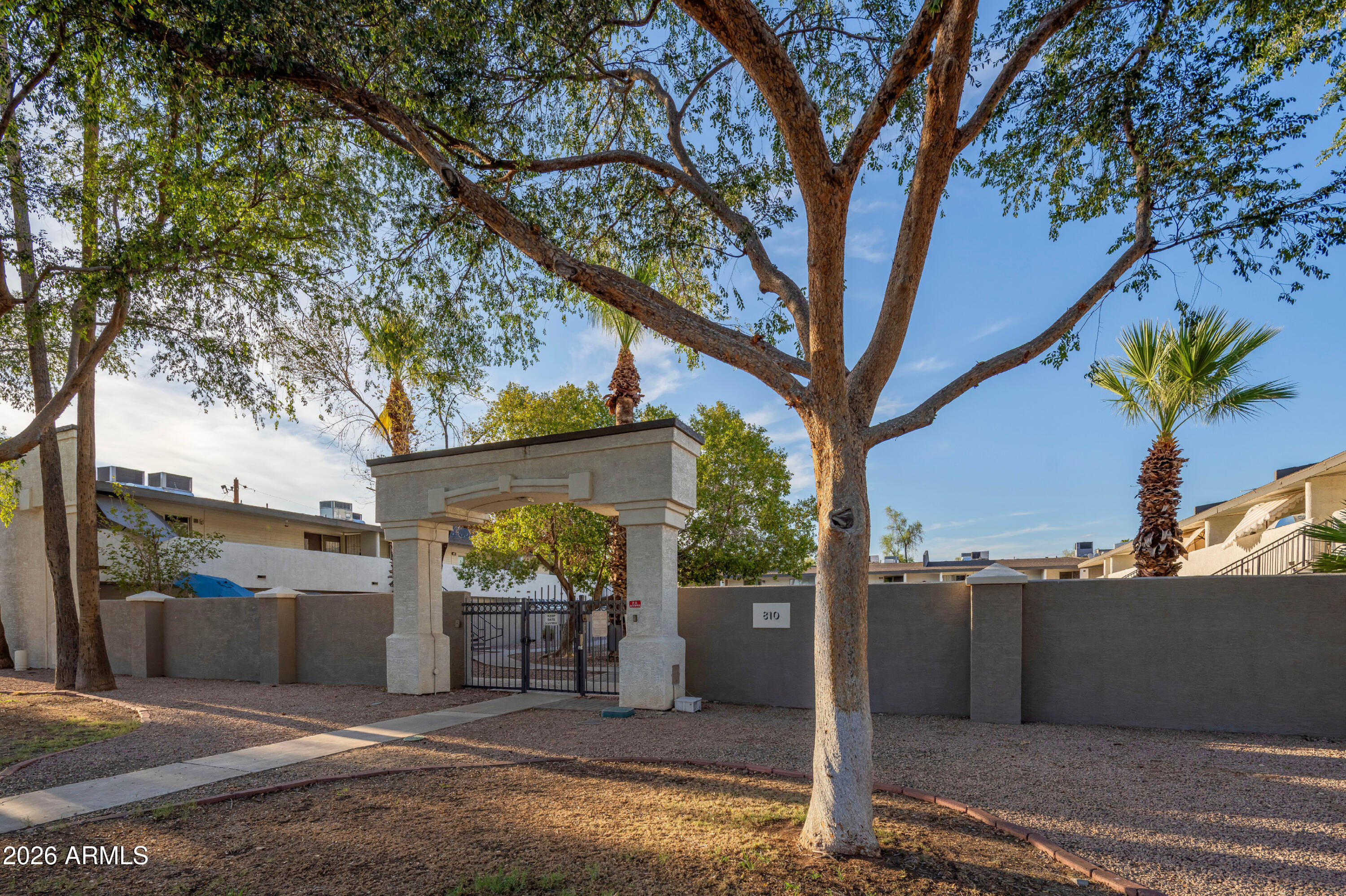810 E COLTER Street, Phoenix, AZ 85014
