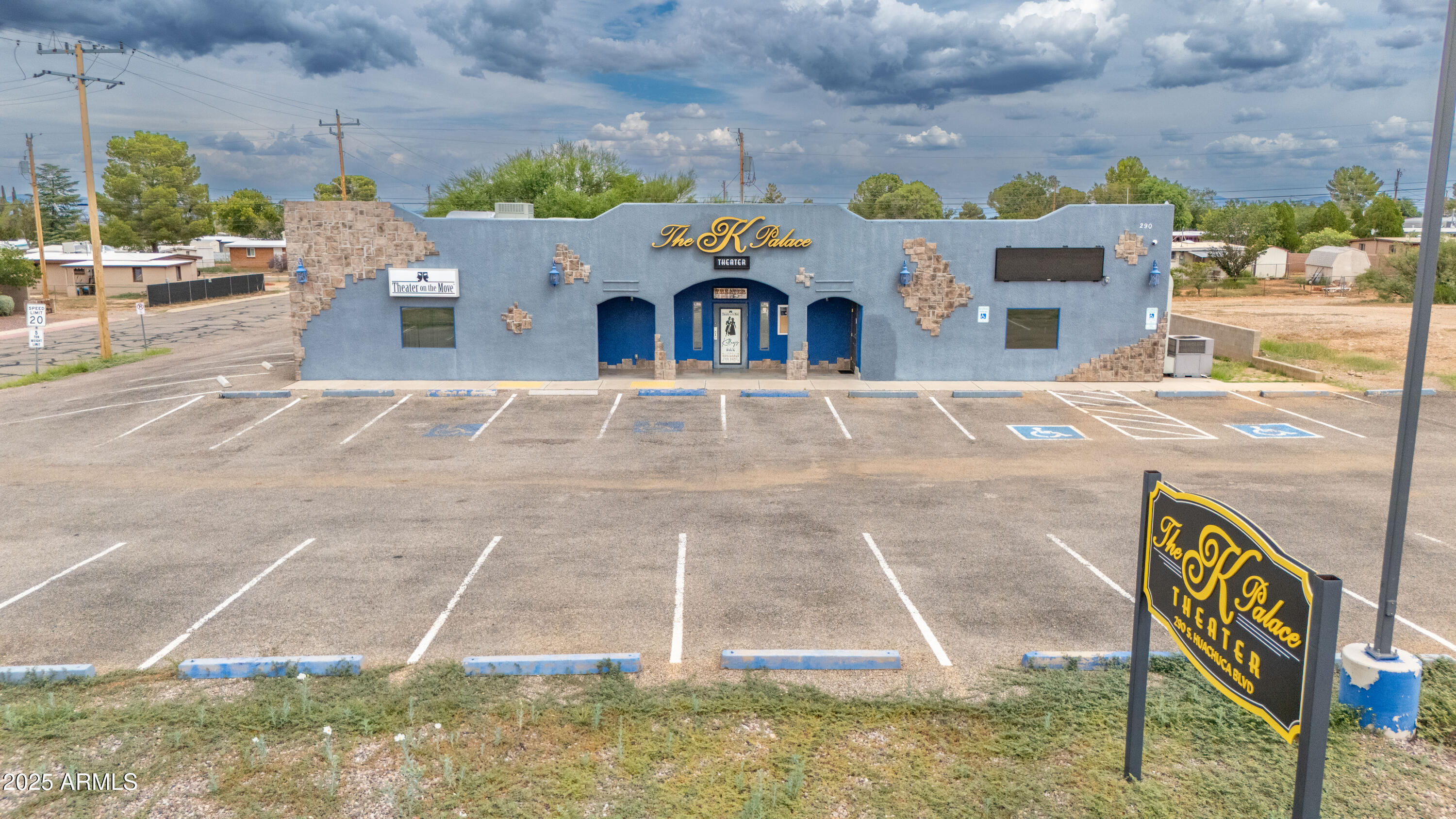 290 N HUACHUCA Boulevard, Huachuca City, AZ 85616
