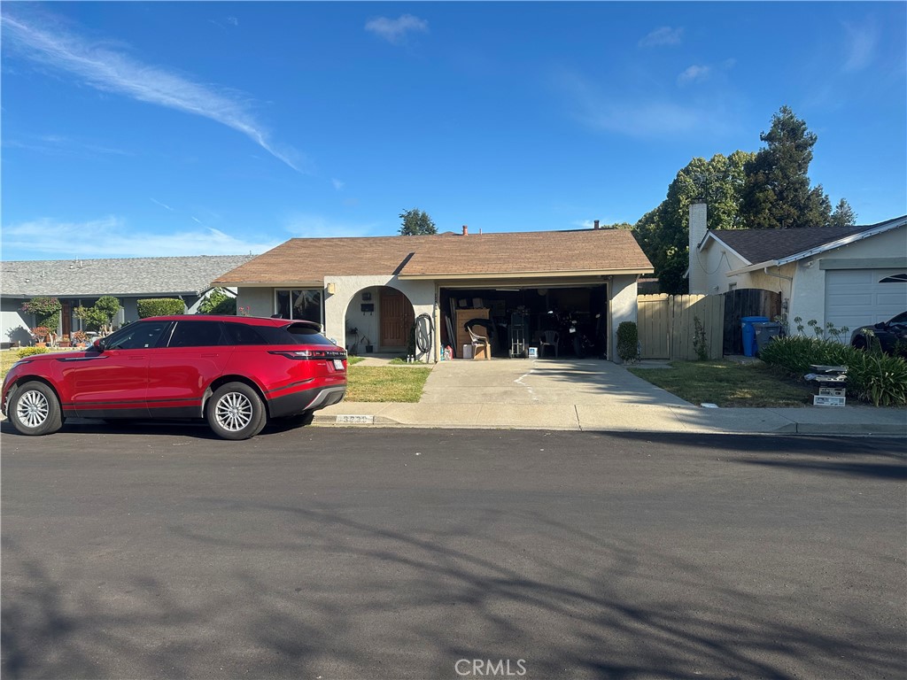 3239 Santa Paula