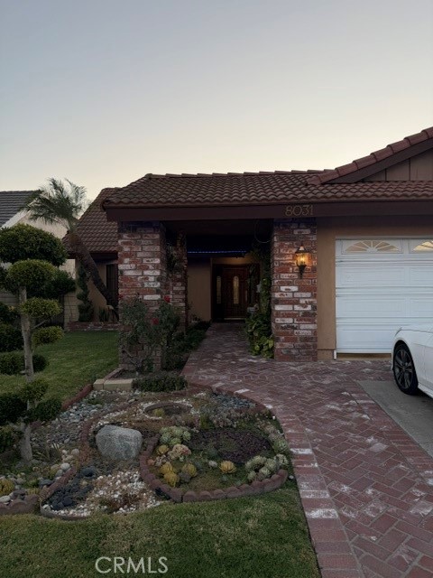 8031 Joan Cir