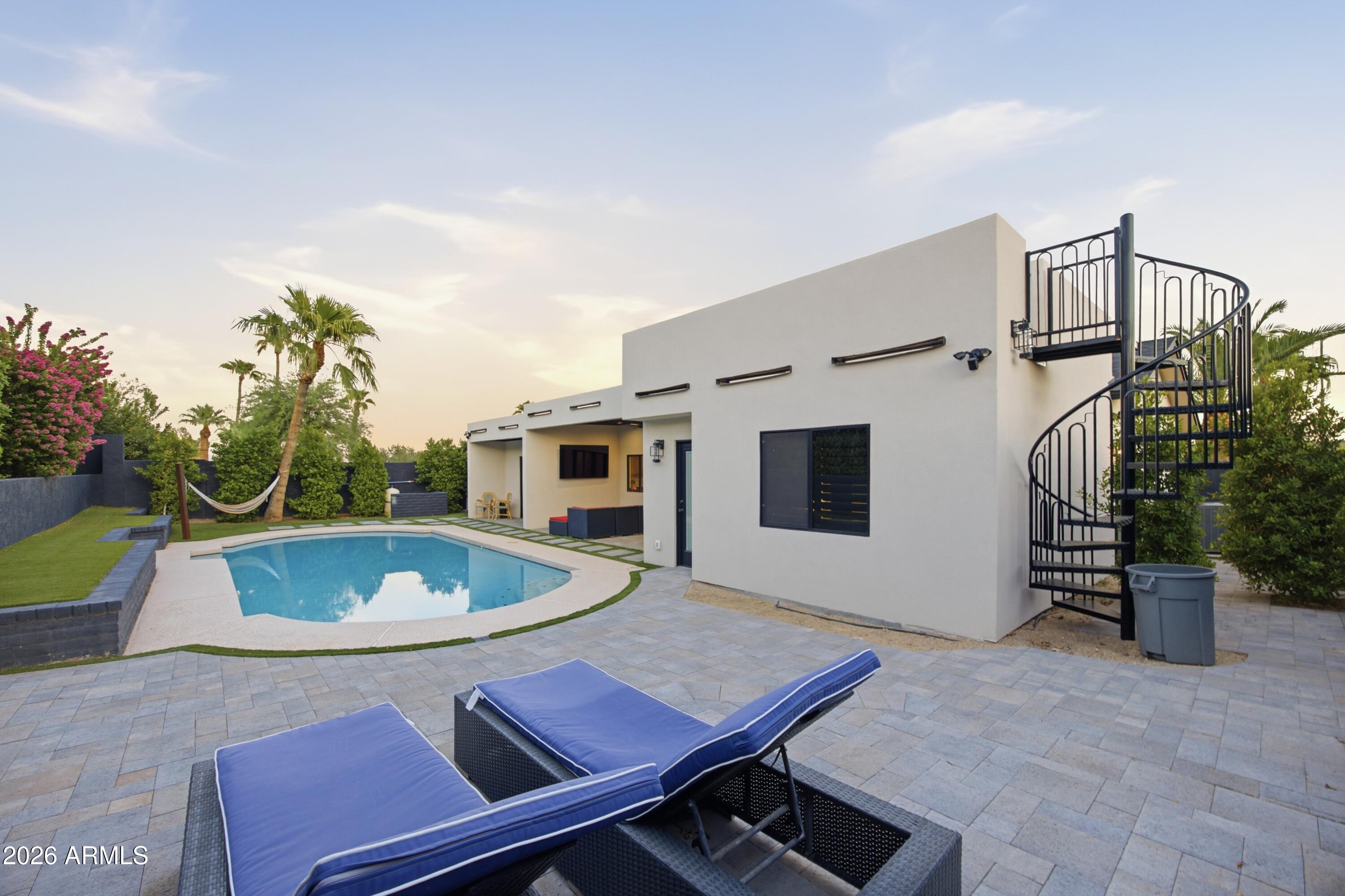 2002 E Vista Drive, Phoenix, AZ 85022