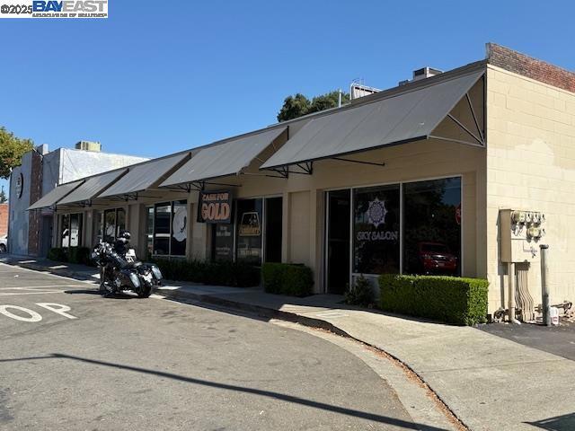 22531 Main St