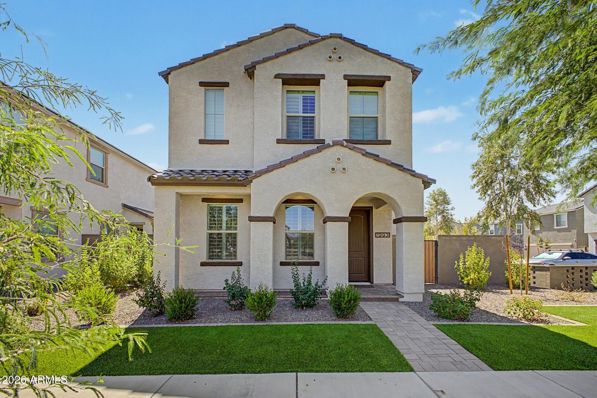 1993 W HIDE Trail, Phoenix, AZ 85085