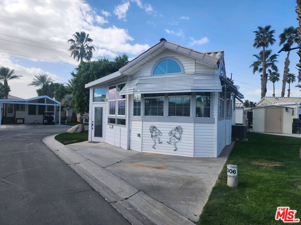 84136 Avenue 44 306