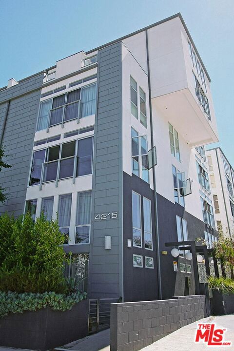 4215 Glencoe Avenue 317