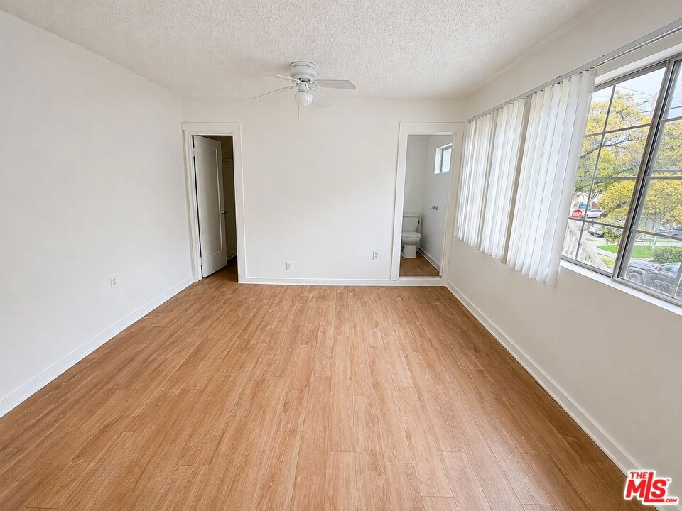 1238 W Adams Boulevard 6
