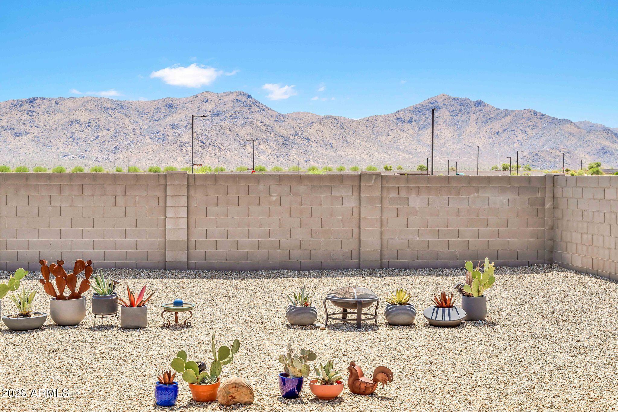 22333 W BURNETT Road, Surprise, AZ 85387