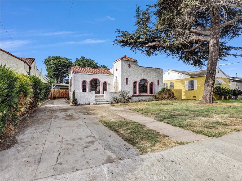 807 E Laurel