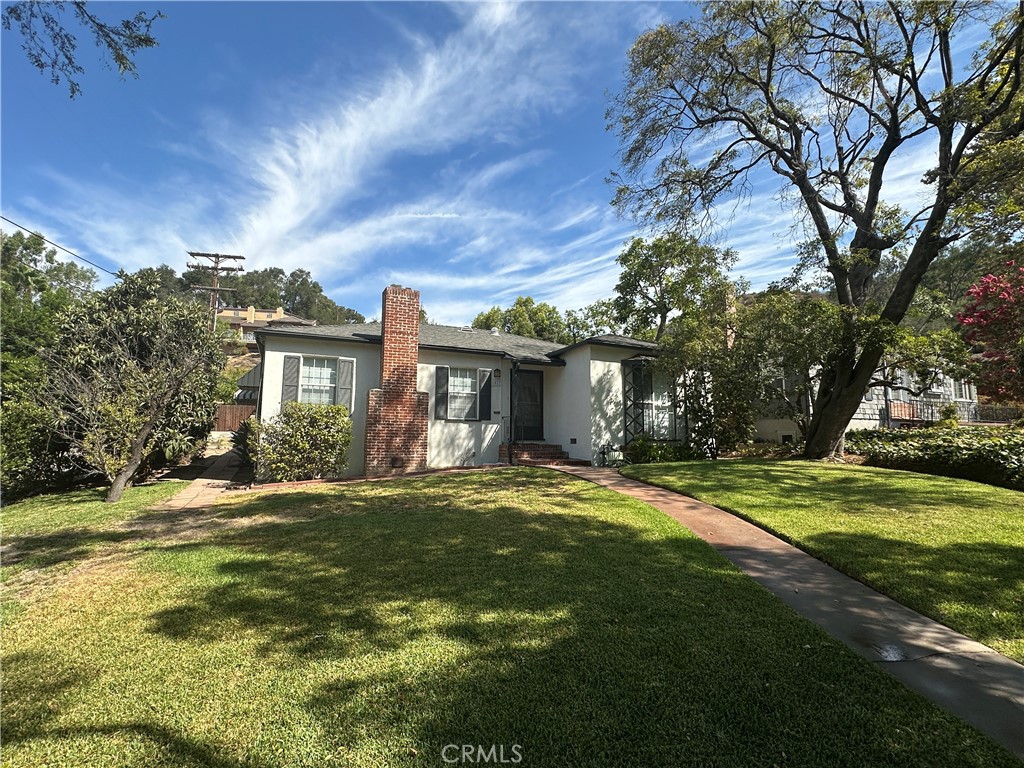 1827 Oakwood