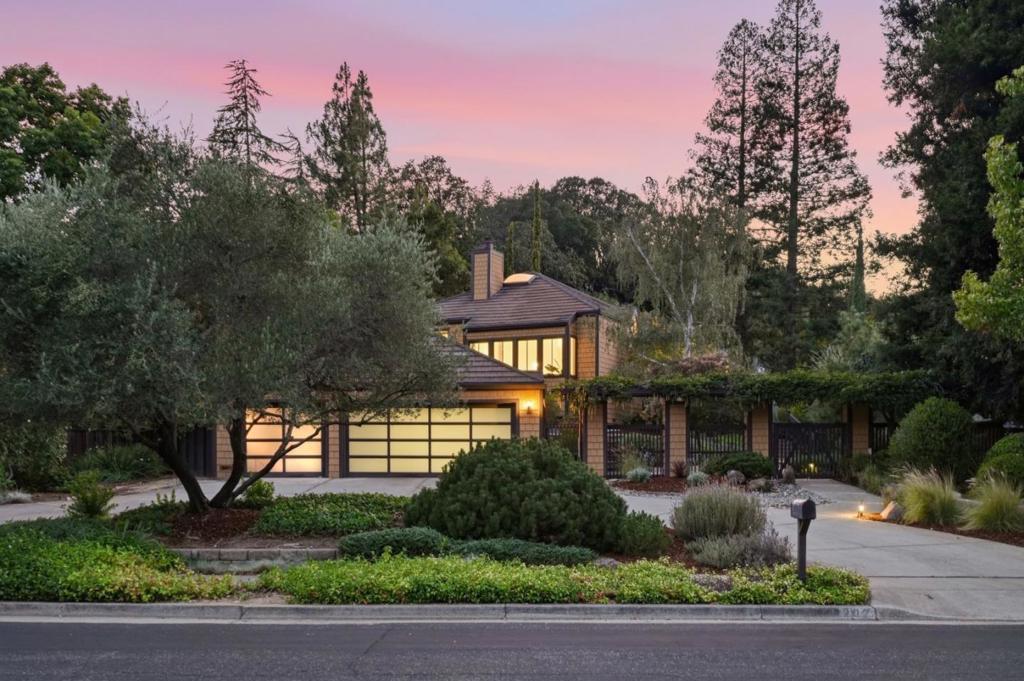 202 Granada Way
