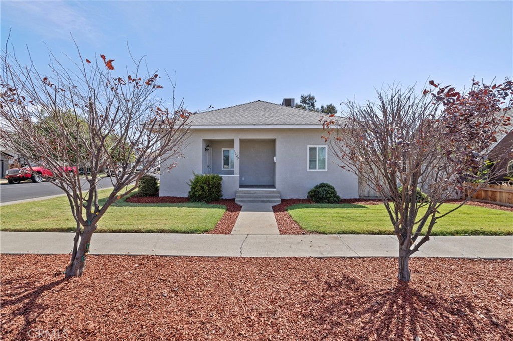 1229 N Redington