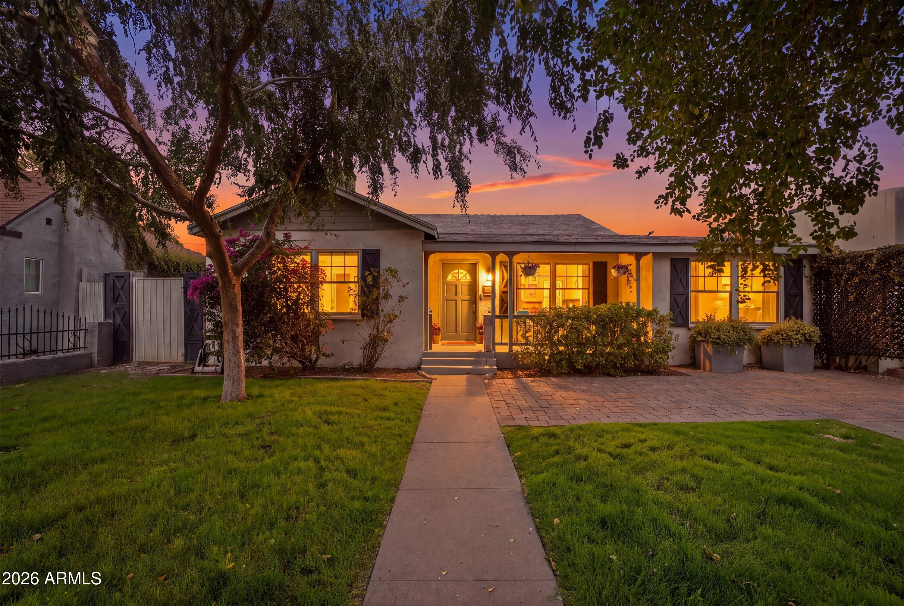 1522 W WILLETTA Street, Phoenix, AZ 85007