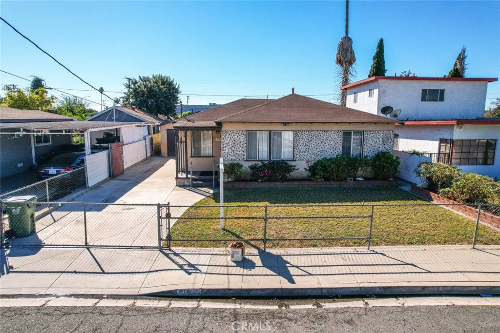 814 W Maple Street