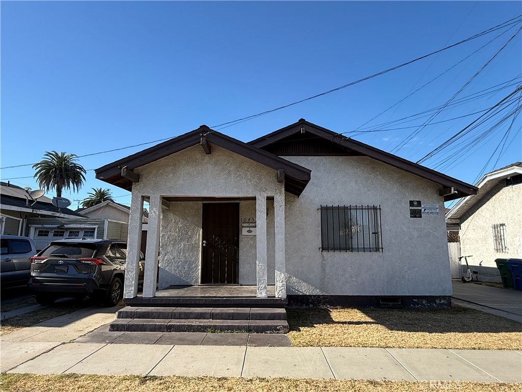 1045 E New York