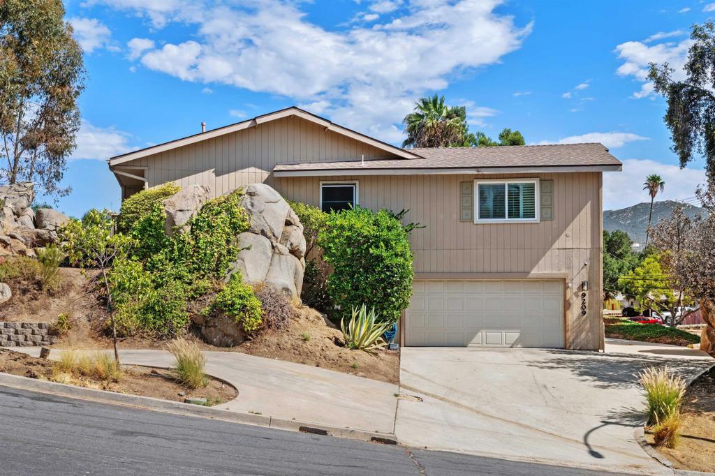 9209 Lakeview Terrace