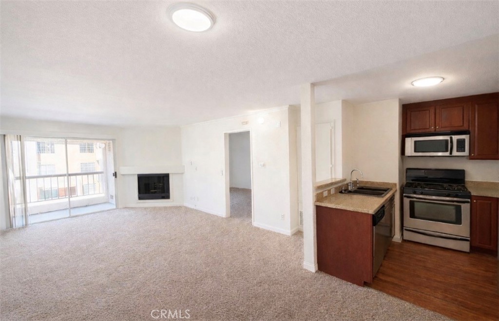 5515 Canoga Avenue 231