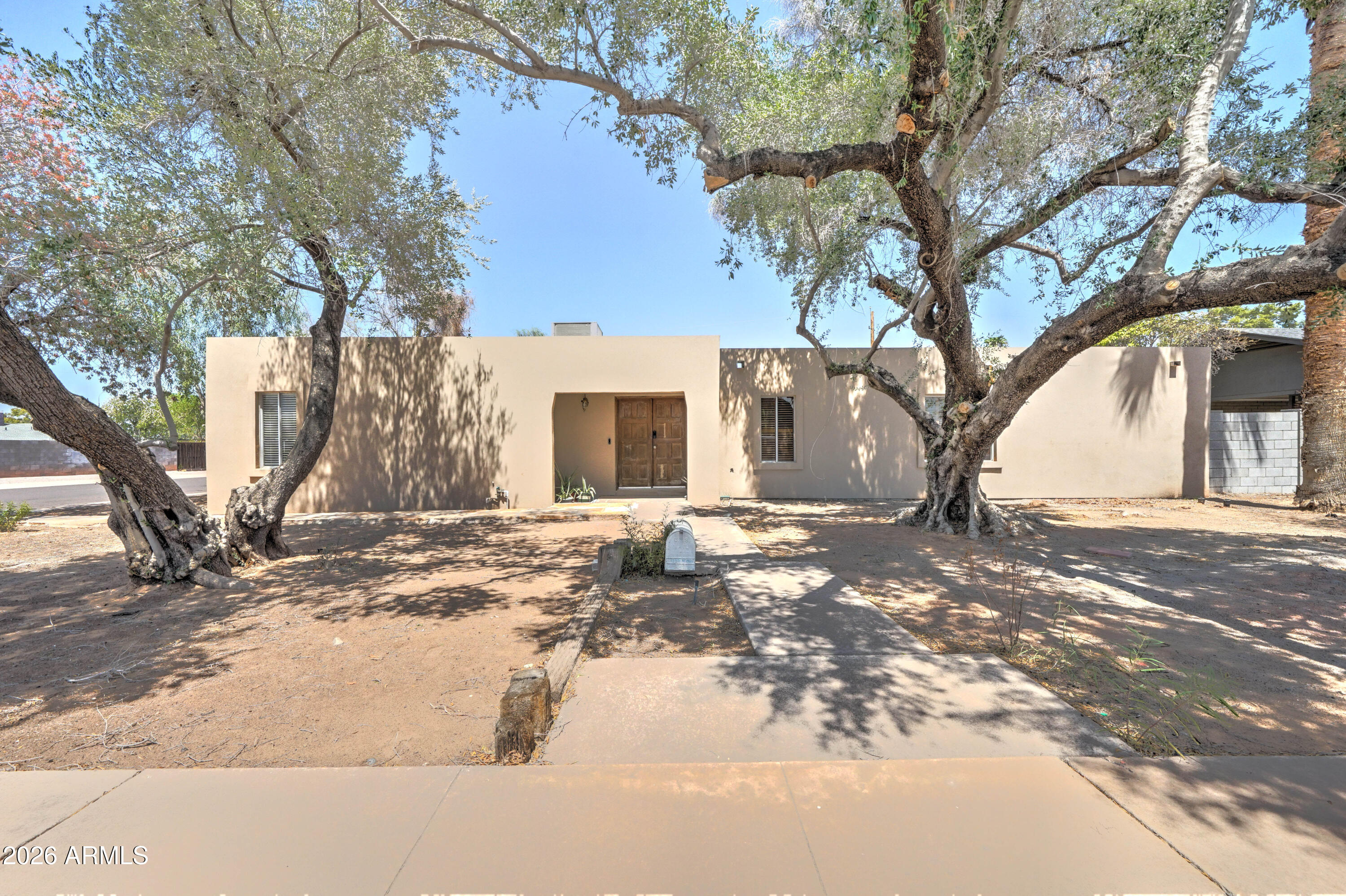 498 W GAIL Drive, Chandler, AZ 85225