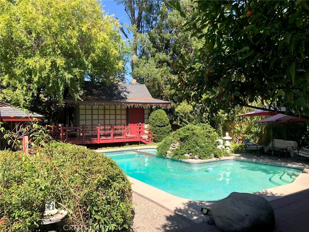 2136 S El Molino