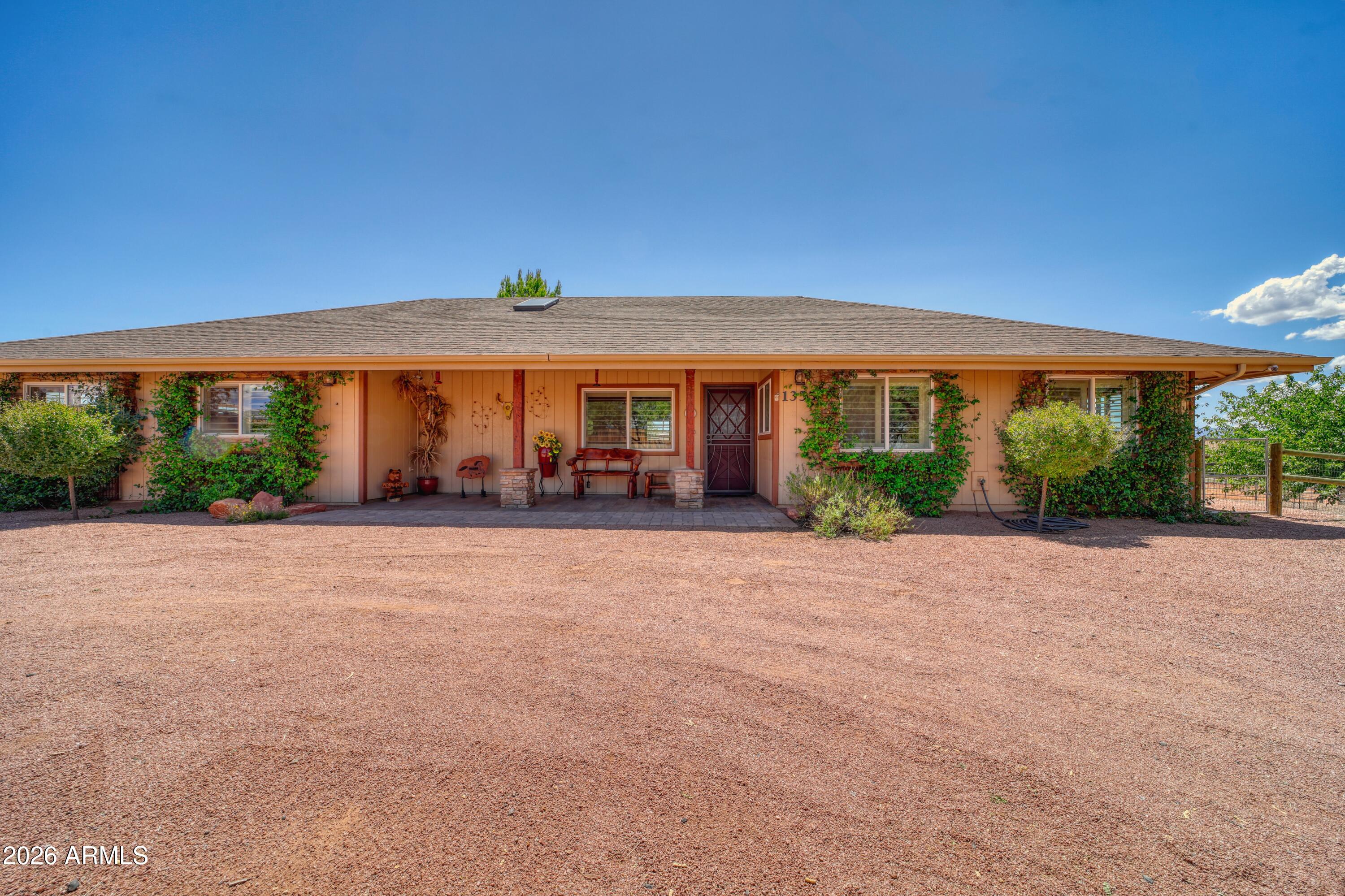 1355 S DESERT HOLLY Trail, Cornville, AZ 86325