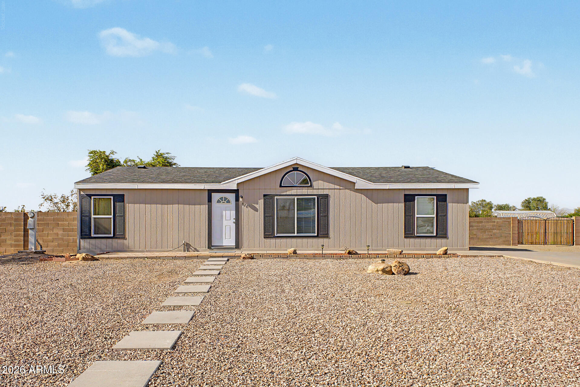 828 E Quentin Lane, San Tan Valley, AZ 85140