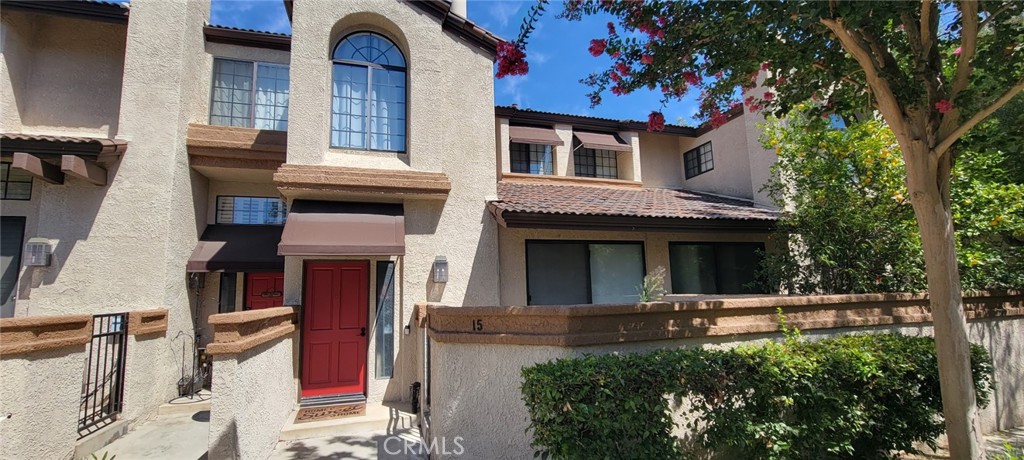 15 Rock Cliff Place