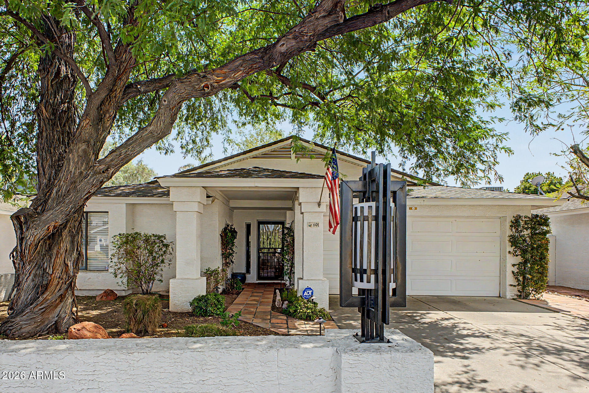 601 W FELLARS Drive, Phoenix, AZ 85023