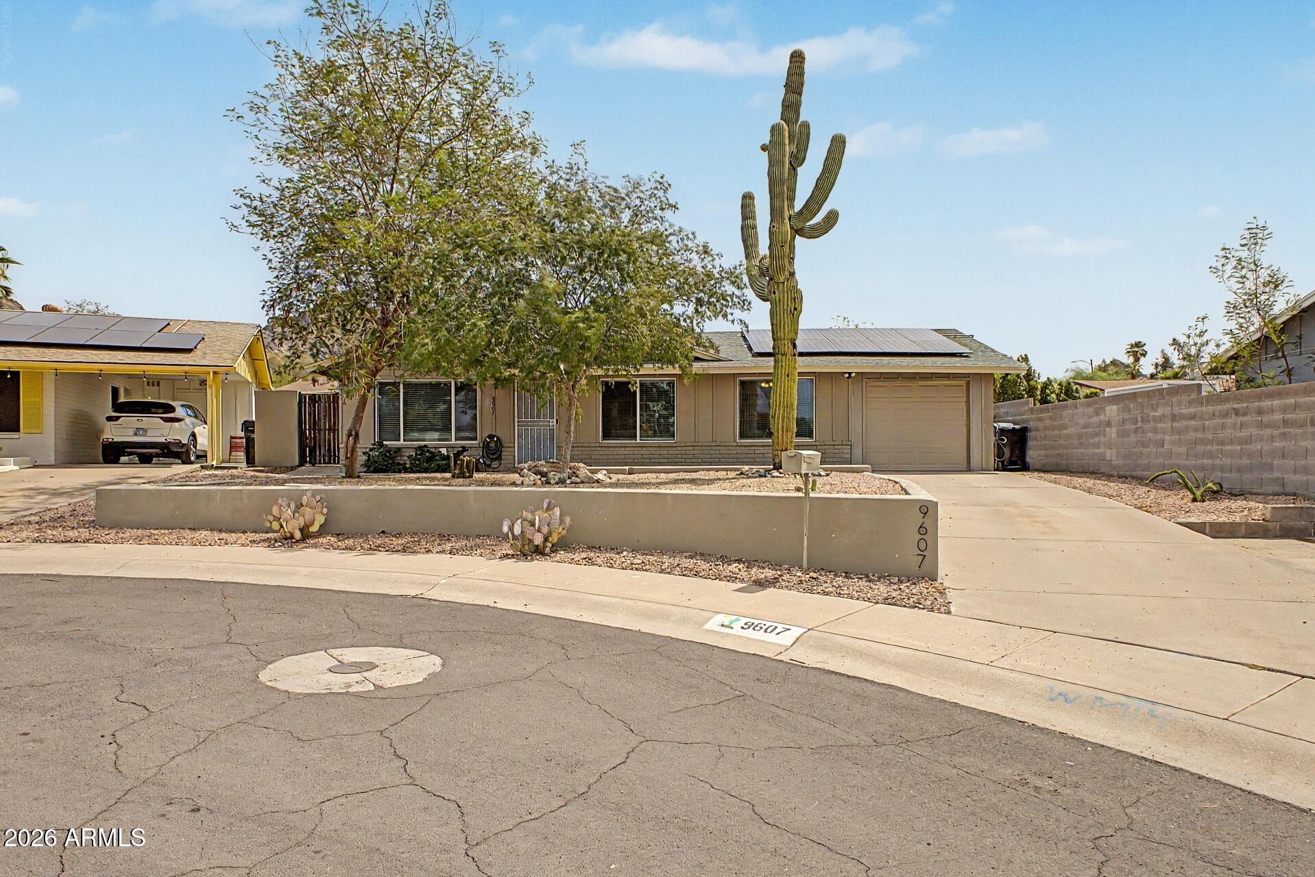9607 N 15TH Place, Phoenix, AZ 85020
