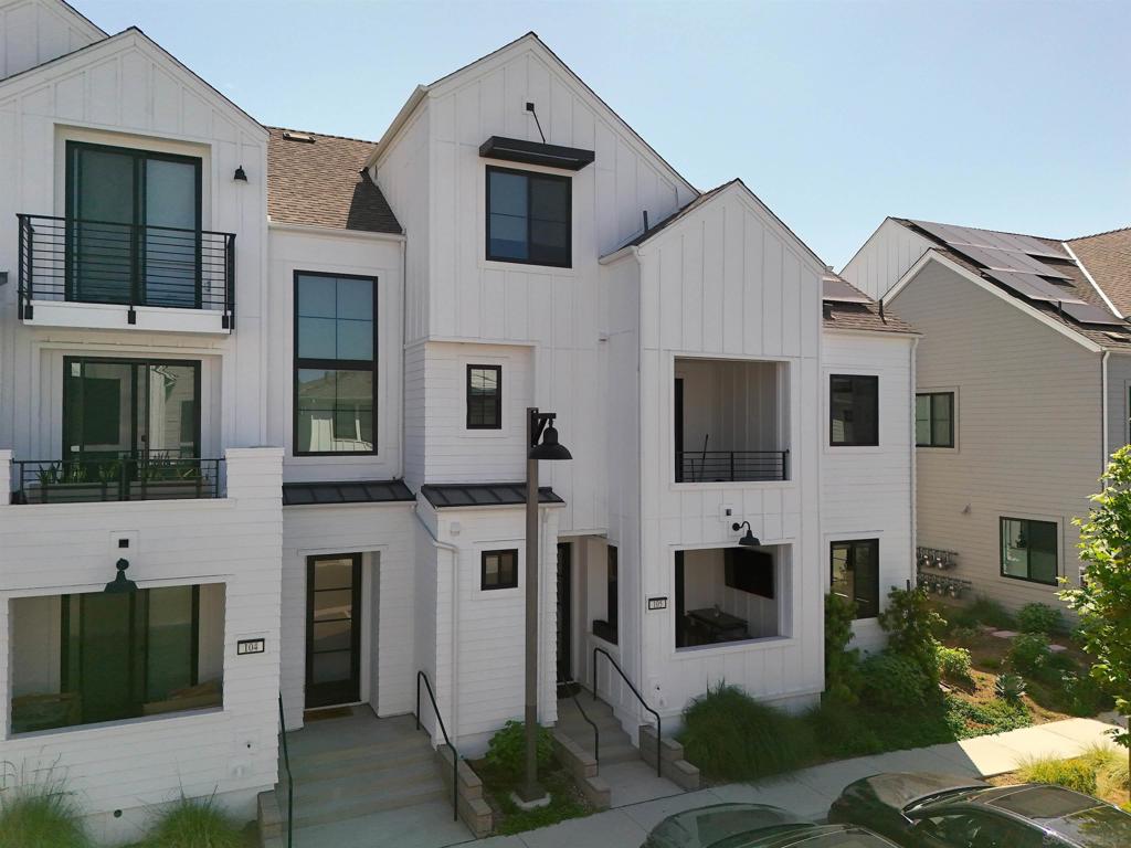 1402 Anacona Pl 105